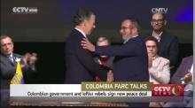 Colombian government and FARC sign revised peace agreement 