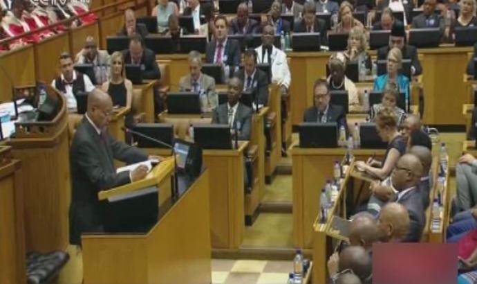 Zuma survives motion of no confidence